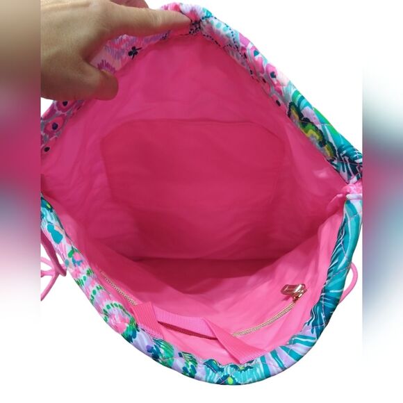 NWT Lilly Pulitzer Printed Quilted Drawstring Backpack - Picture 6 of 13